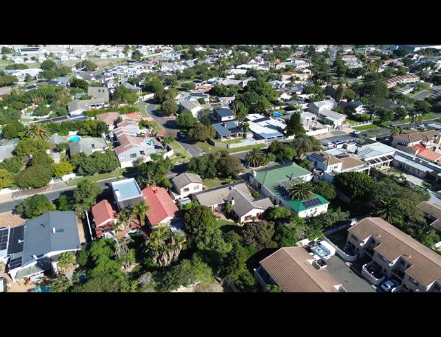 1,004M² VACANT LAND FOR SALE IN TABLE VIEW